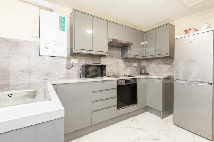 Newly refurbished 4 bed property located near Shoreditch Park Hoxton Street, Hoxton
